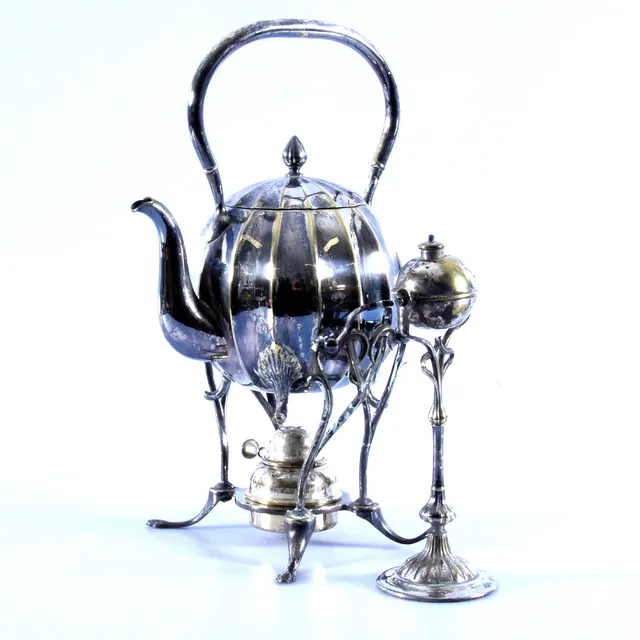 TESAMOVAR SAMT OLJELAMPA, nysilver, 1900-tal.