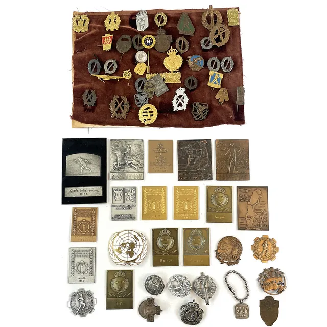 DIV MÄRKEN, MEDALJER, PINS, 1900-tal, 67 st.
