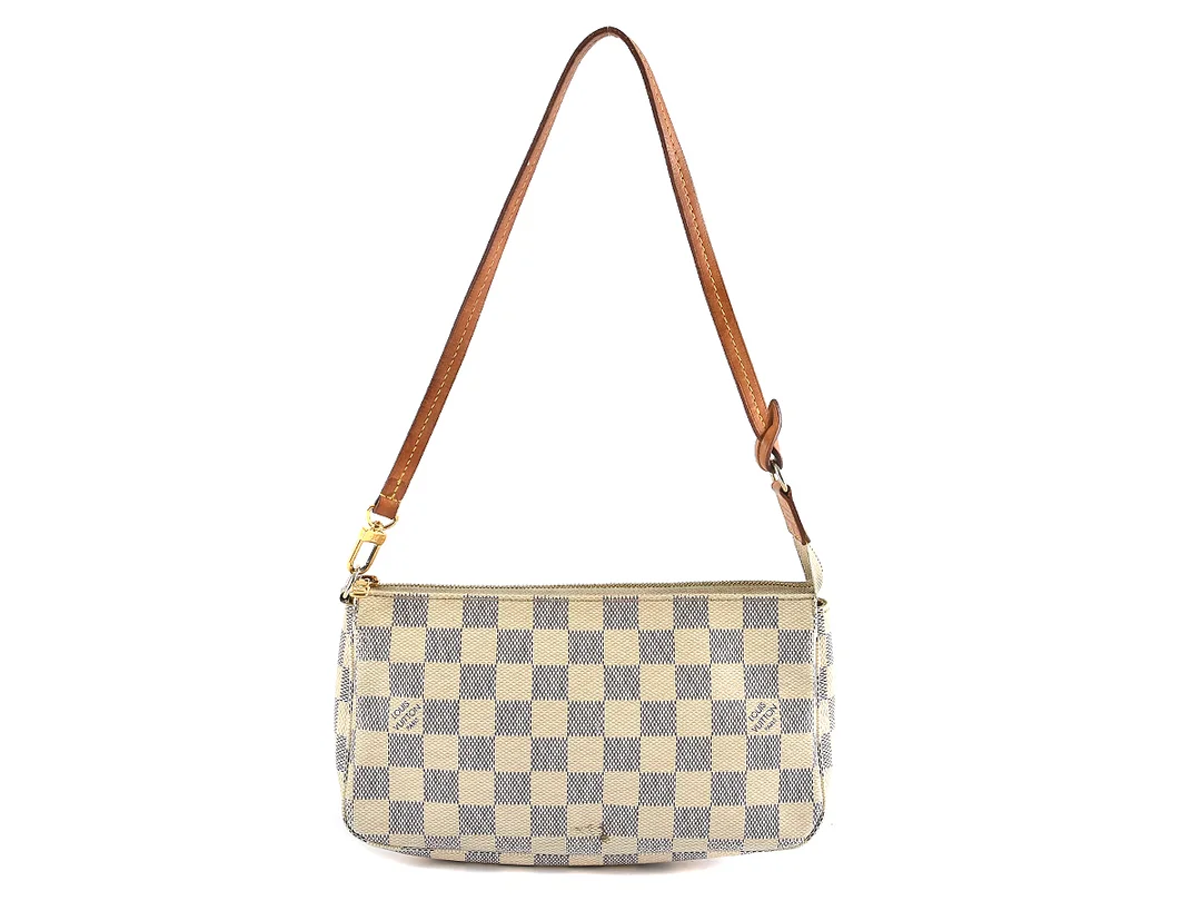 VÄSKA, LOUIS VUITTON, Pochette Accessoires, Damier Azur, 23x13x4cm, någon fläck. — Accessoarer/Väskor — Kaplans