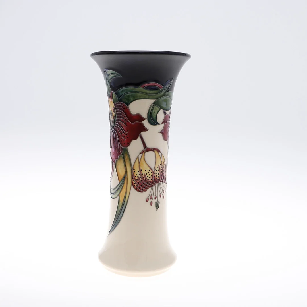 MODERN MOORCROFT VASE - ANNA LILY. — European — Lawrences Auctioneers