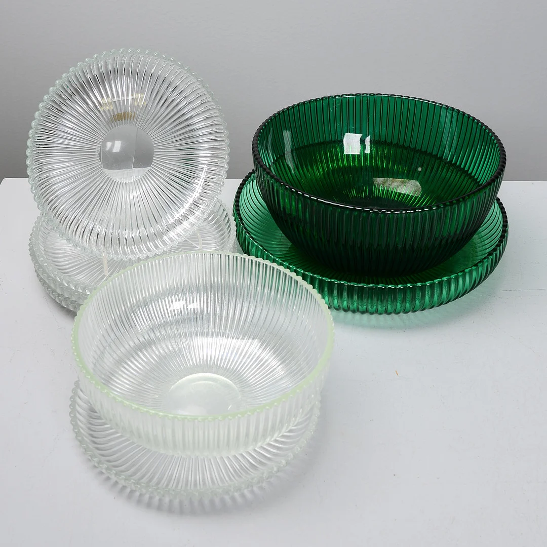 ARTHUR PERCY. Skålar och assietter, 3+5 st, glas, "Reffla", Gullaskruf. — Utility glass — Formstad Auktioner