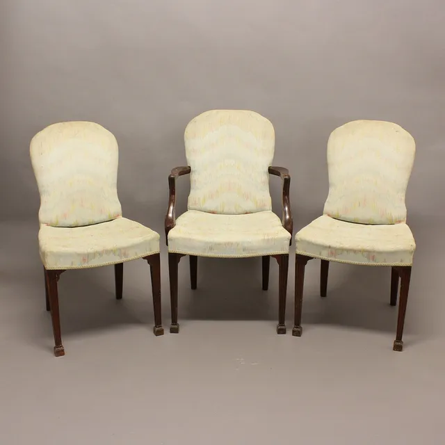 A SET OF EIGHT 19TH CENTURY MAHOGANY DINING CHAIRS.