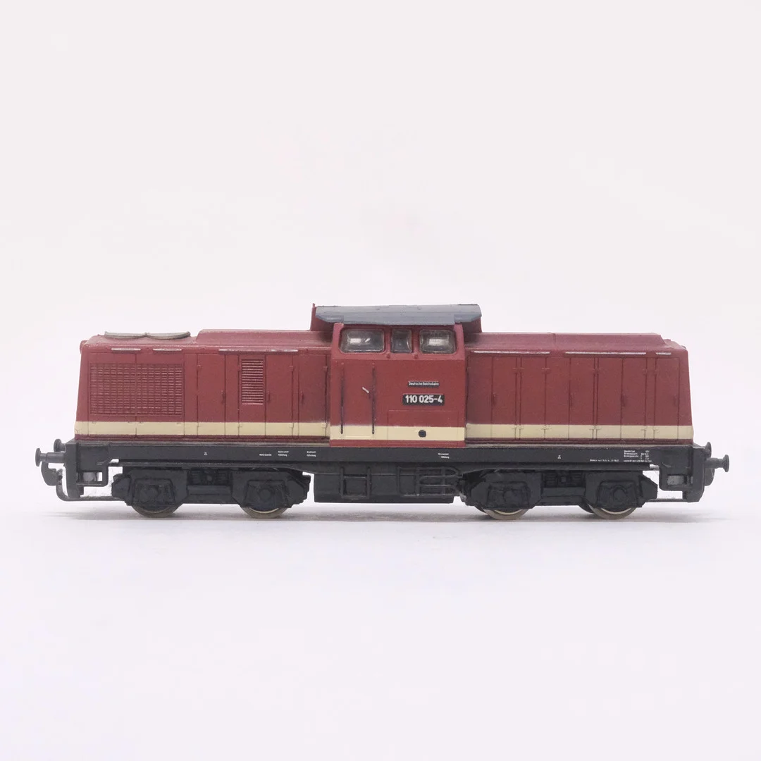 MODELLJÄRNVÄG, FYRA LOK. LIMA, PIKO OCH RSO. SKALA H0. — Model railways — Björnssons Auktionskammare