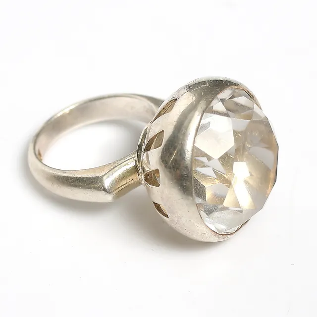 RING, silver och bergkristall, Bengt Hallberg, Köping, 1955.