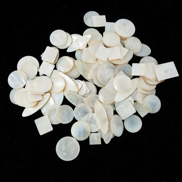 SPELMARKER, ca 120 st., pärlemor, Kina, 1900-tal, dekorerade.