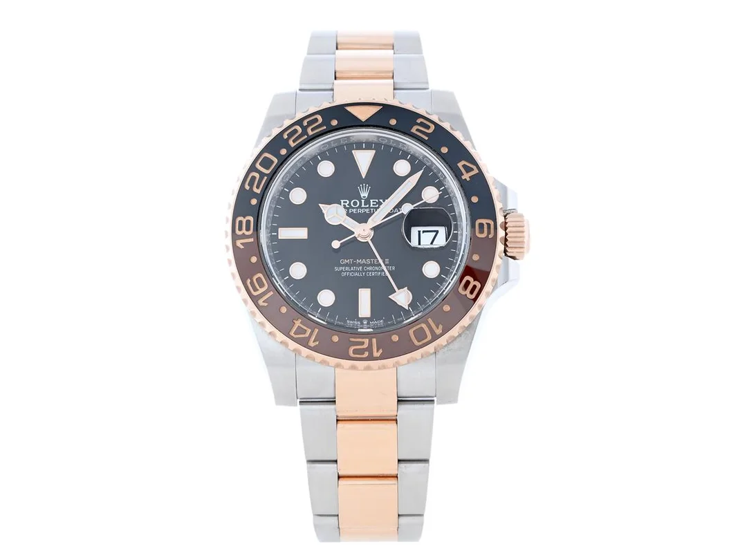 ROLEX, Oyster Perpetual Date, GMT-Master II, Chronometer, Ref nr. 126711CHNR, Serie nr. 549056W0, Cal 3285, Verk nr. G1H06593, Boett nr. 2520, herrur, 40 mm, stål/rosa guld (Everose), automatisk, safirglas, datum, 24-timmarsvisning, brun/svart keramisk vridring (Cerachrom), Oysterlocklänk, viklås (Easylink), Ref nr. 79201-EOX, ca 2020. — Klockor/Rolex — Kaplans