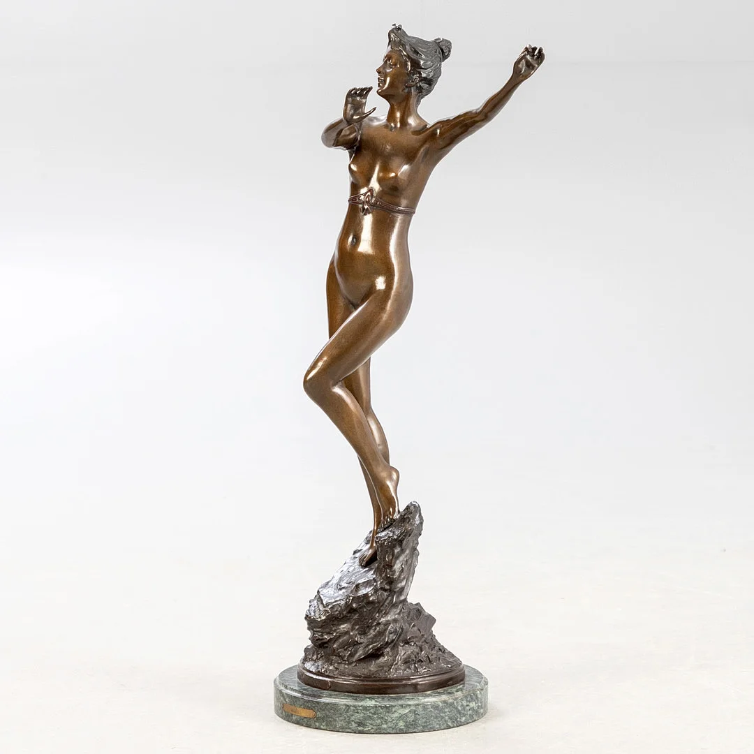 NACH PAUL AICHELE (1859-1910/24). Große Figur der Diana, 20.Jh. — Sculptures & Bronzes — Stockholms Auktionsverk Hamburg
