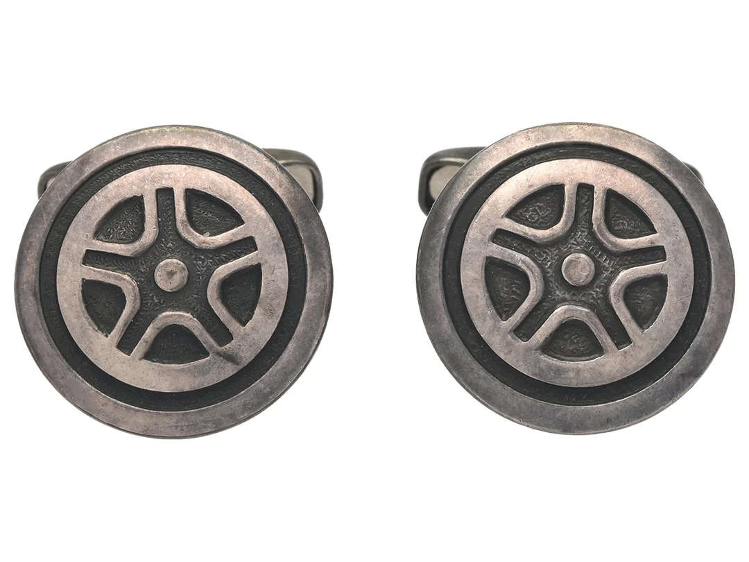 KALEVALA KORU, manschettknappar, silver, Finland 1965, diameter 2 cm, vikt 14 g. — Smycken/Manschettknappar — Kaplans