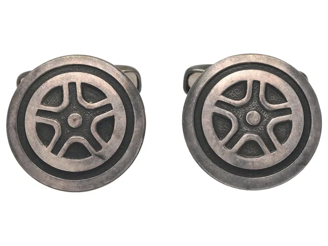 KALEVALA KORU, manschettknappar, silver, Finland 1965, diameter 2 cm, vikt 14 g.