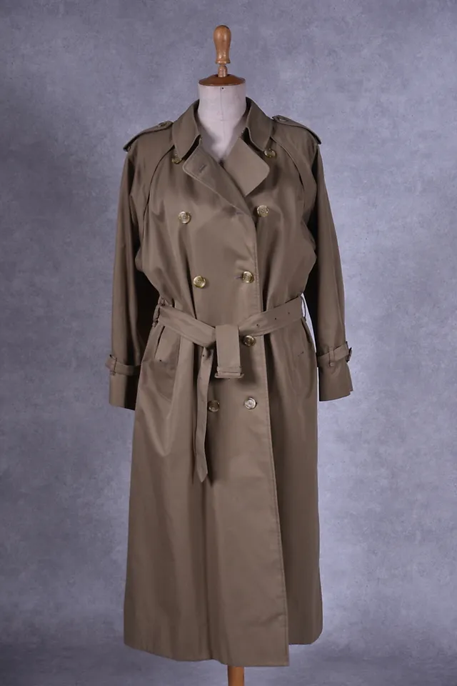 BURBERRY trenchoat.