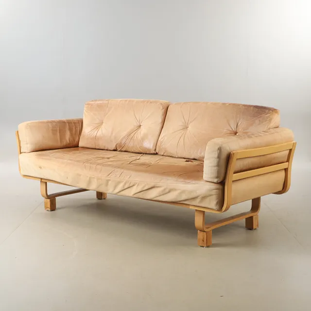 KENNETH BERGENBLAD. Soffa, "Lincoln", skinn och bok, DUX, 1970-tal.