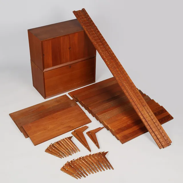 POUL CADOVIUS. Reolsystem af teak, Royal System, "System CADO", Danmark, 1900-tallets midte (5+16+28).