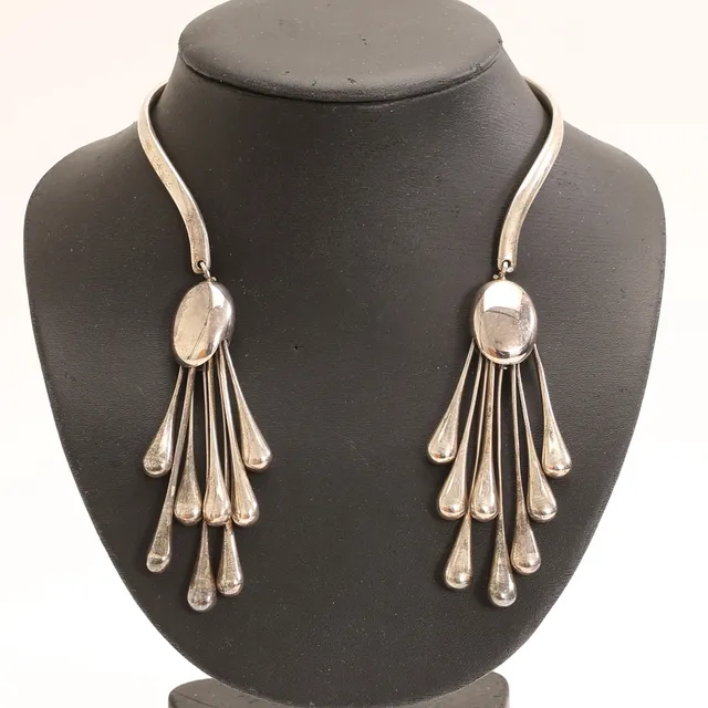ASTRID FOG. Halssmycke, sterlingsilver, modell 235, Georg Jensen Danmark.