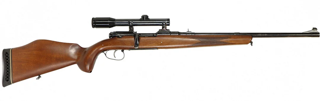 KULGEVÄR, fabrikat Steyr-Daimler, kaliber .30-06, tillv.nr 24365, se-nr SE0190067. — Rifles — Walter Borg