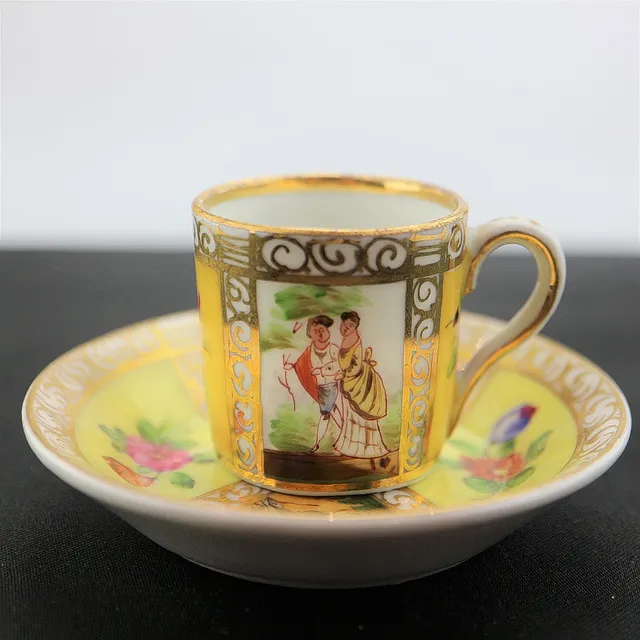 HELENA WOLFSOHN MINIATUR PORZELLAN TASSE.