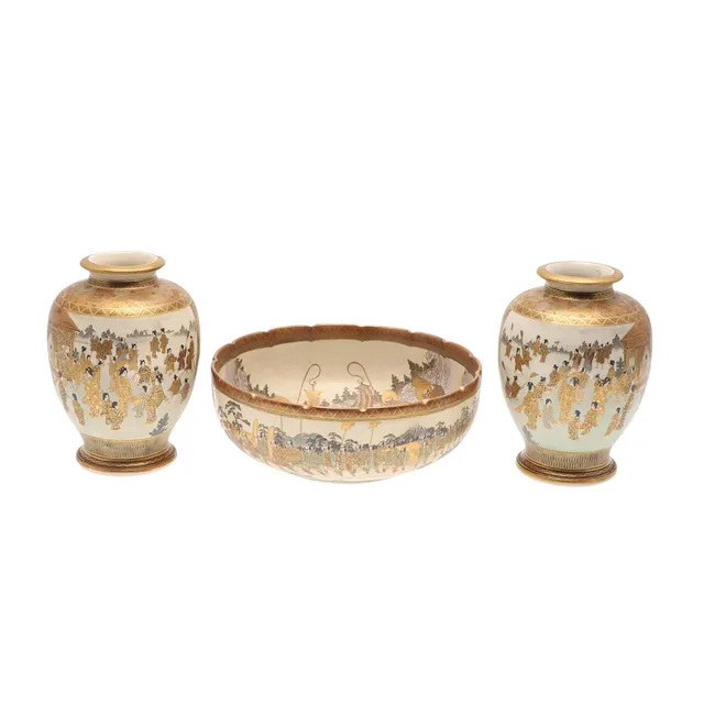 PAIR OF JAPANESE SATSUMA VASES & BOWL - SIGNED.