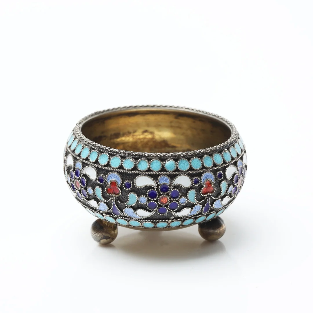 SALTKAR, silver och emalj, cloisonné, D.P. Nikitin, Ryssland, 1908-1927. — Silver — Auktionshuset Kolonn