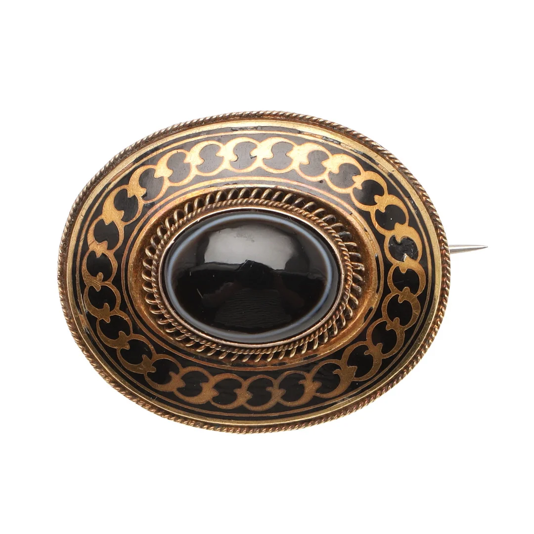 A VICTORIAN GOLD, ENAMEL AND BANDED AGATE MOURNING BROOCH. — Brooches & Pendants — Lawrences Auctioneers