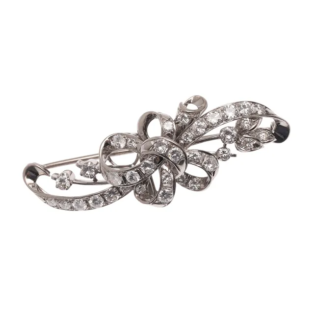 A DIAMOND BROOCH.