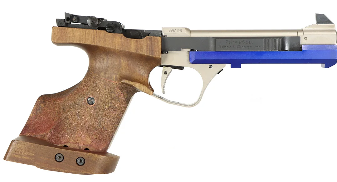 PISTOL, fabrikat Feinwerkbau, modell AW93, kaliber .22LR, tillv.nr 20101. — Pistols — Walter Borg