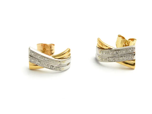 Örhängen 18K 2g med åttkantslipade diamanter 6xca.0,005ct