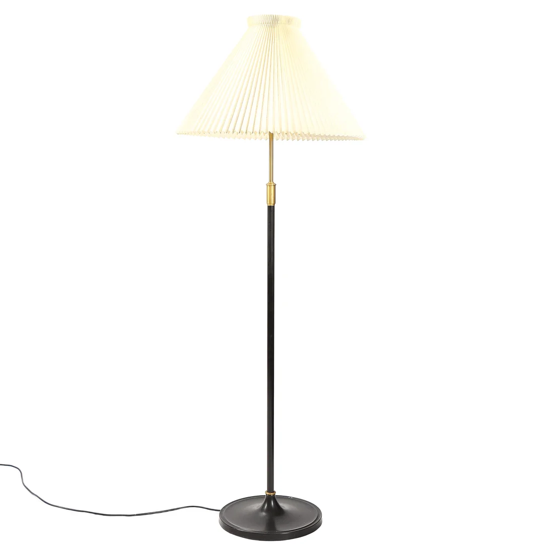 Aage Petersen for Le Klint. Model '339'. Floor / floor lamp — Lamps and lighting/Floor lights — Lauritz