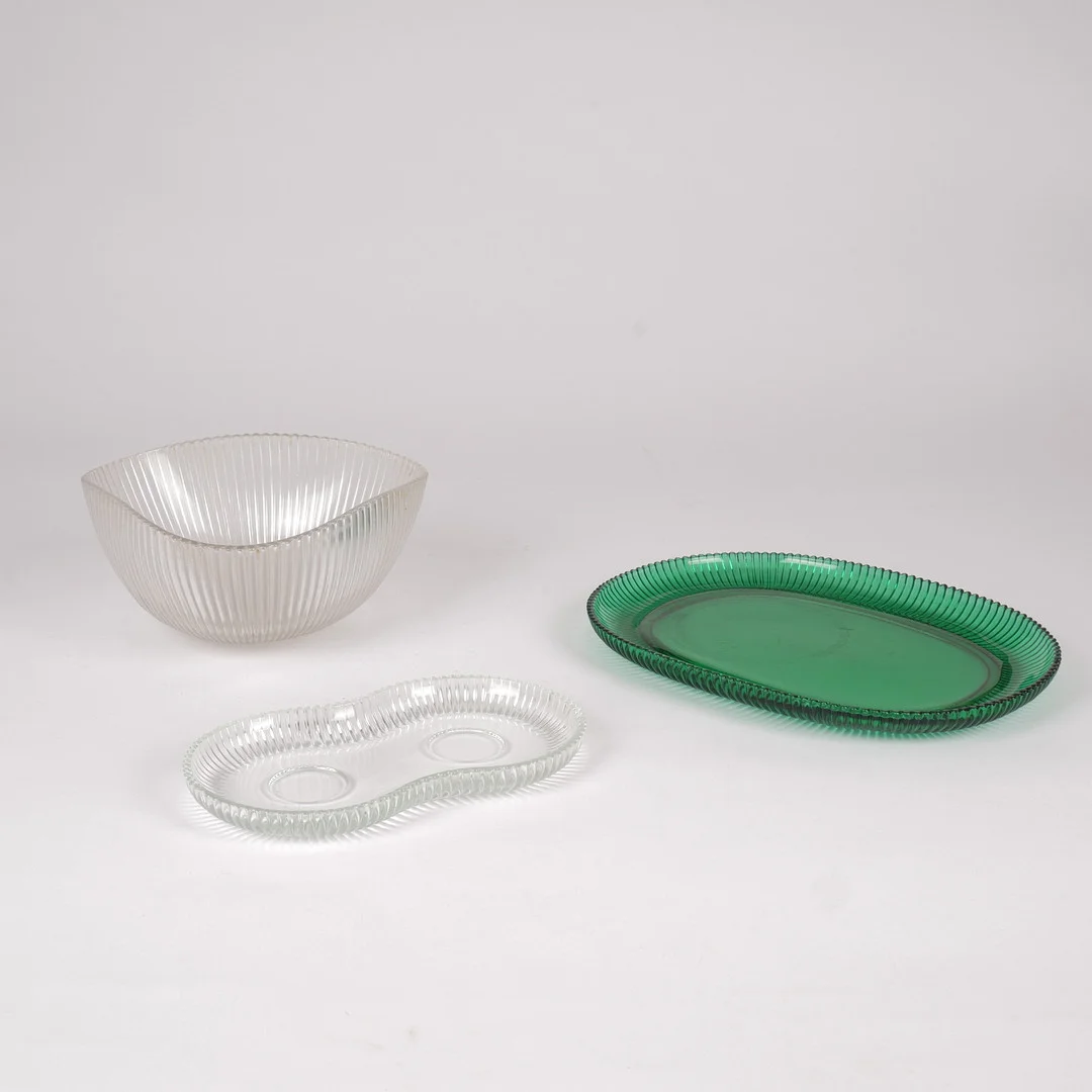 ARTHUR PERCY. Skålar och fat, 3 stycken, pressglas, "Reffla", Gullaskruf, 1950-tal. — Utility glass — Auktionsfirma Kenneth Svensson i Kalmar