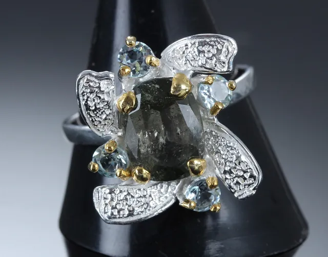 Handmade ring in gold-plated sterling silver with tourmaline and topazes.