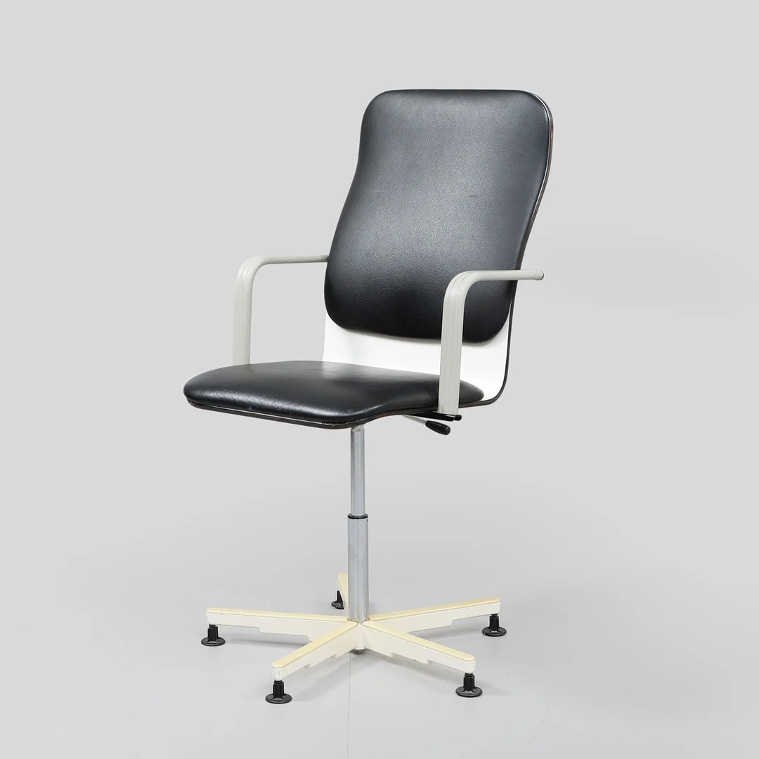 YRJÖ KUKKAPURO. Skrivbordstol, "Sirkus", Avarte, Finland, 1980-tal. — Armchairs & Chairs — Göteborgs Auktionsverk