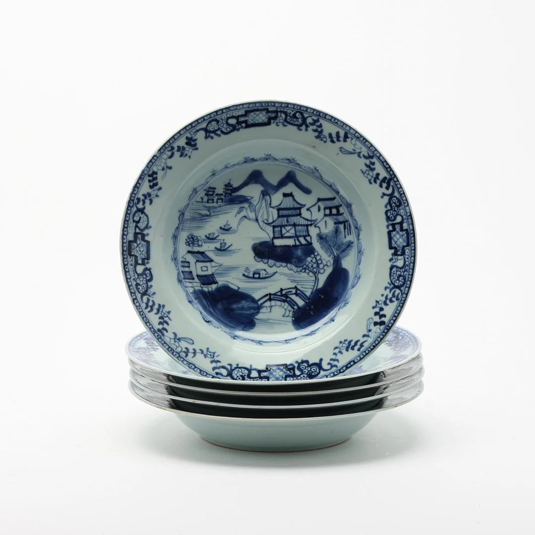 SKÅLFAT, 5 stycken, porslin, Kina, Qianlong. — Ceramics & Porcelain — Uppsala Auktionskammare