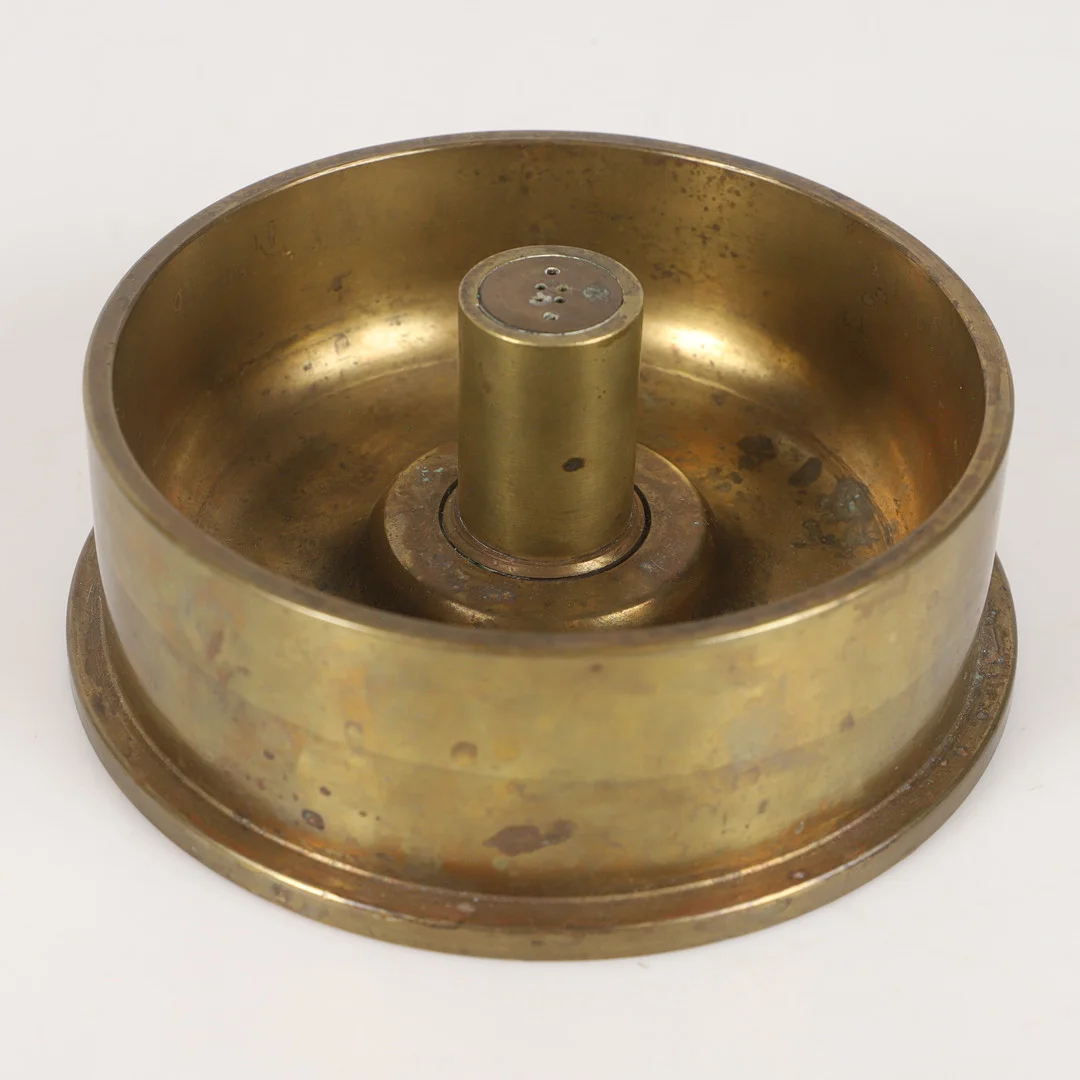 SKÅL, mässing, del av stridsvagnsammunition, 1967. — Pewter, Brass & Copper — Helsingborgs Auktionskammare