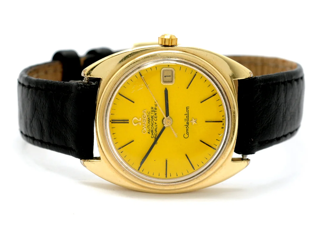 OMEGA, Constellation, "C", Chronometer, Cal 564, Serie nr. 26005364, Ref nr. CD 168.009=168.017, Boett nr. CD 168.017 SP, herrur, 35 mm, guld på stål, automatisk, plexiglas, renoverad urtavla, skadad urtavla, defekt, skadad boett, läderband, ca 1968. — Klockor/Omega — Kaplans
