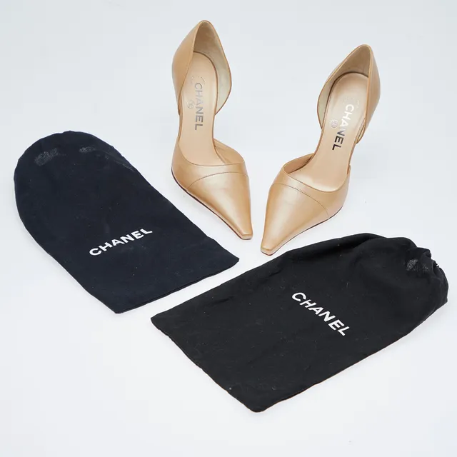 CHANEL. Schuhe / High Heels, Lammleder, Metall, Frankreich.