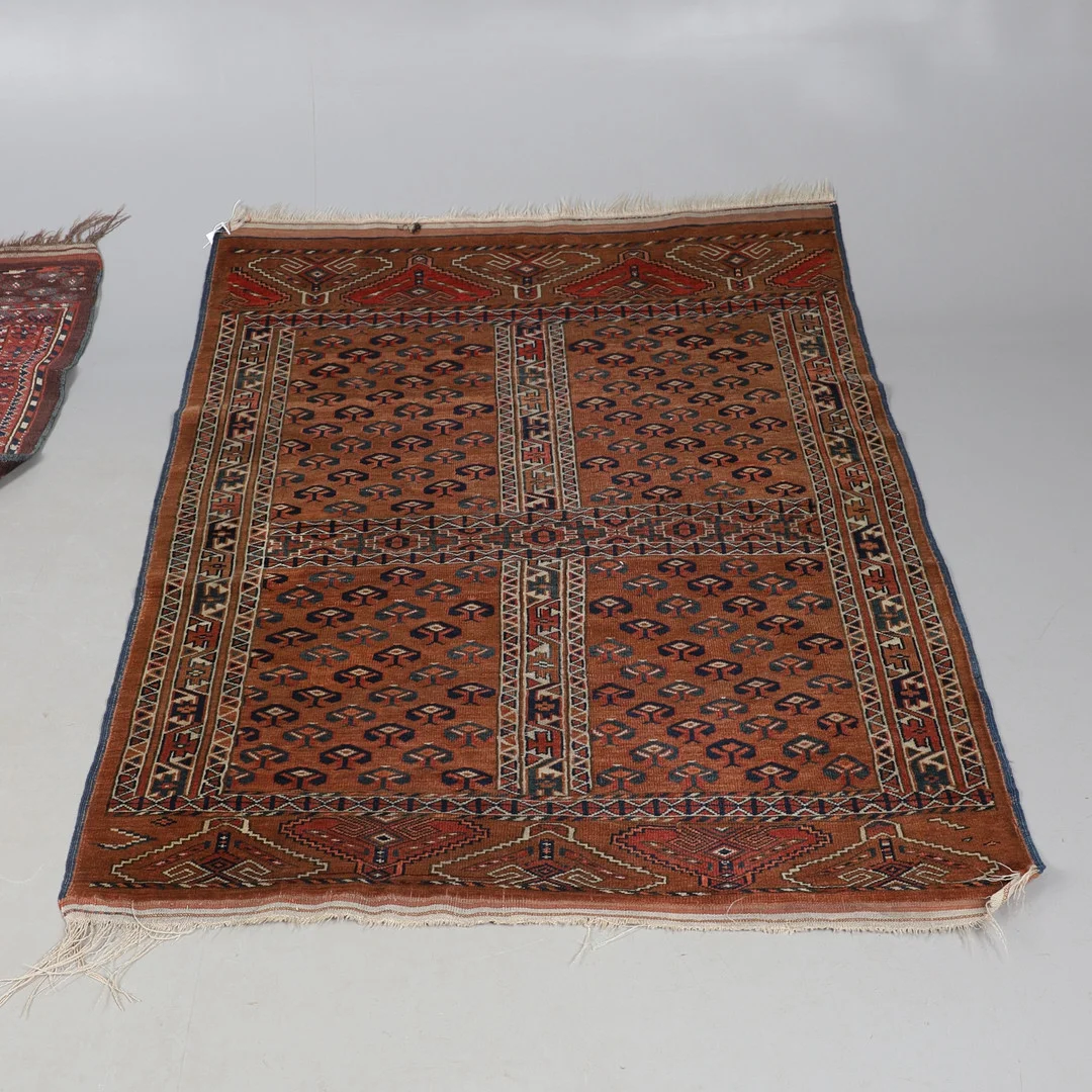 A YOMUT ENSI. — Carpets — Lawrences Auctioneers