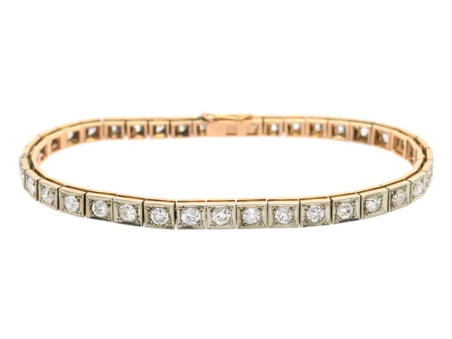 ARMBAND, 14K guld, gammalslipade diamanter ca 3,80 ctv, ca W/VS-P, längd 17,5 cm, vikt 15,7 g, några diamanter med skador och nagg.