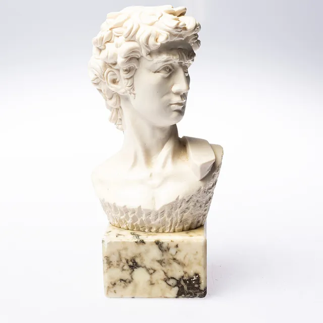 BYST, på sockel, gjutmassa, föreställande David efter Michelangelo, Italien, 1900-talets andra hälft.