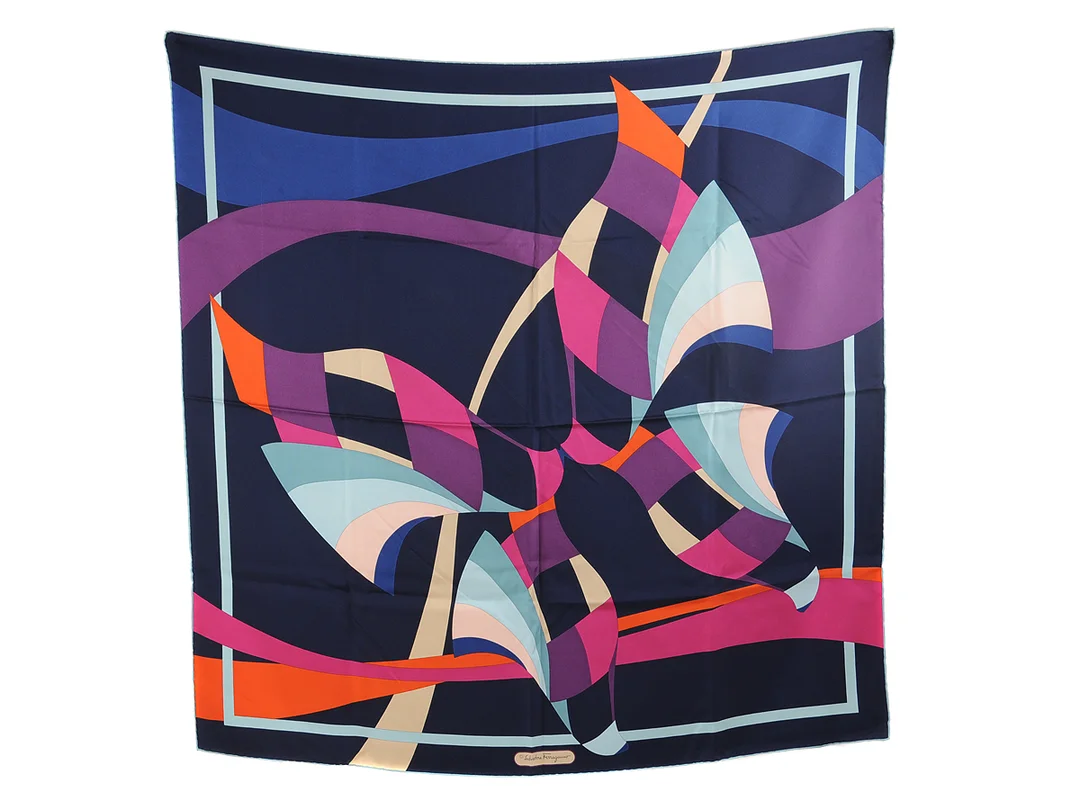 SCARF, FERRAGAMO, 100 % siden, 90x90 cm, original förpackning, marin, lila, rosa, turkos. — Accessoarer/Scarves — Kaplans