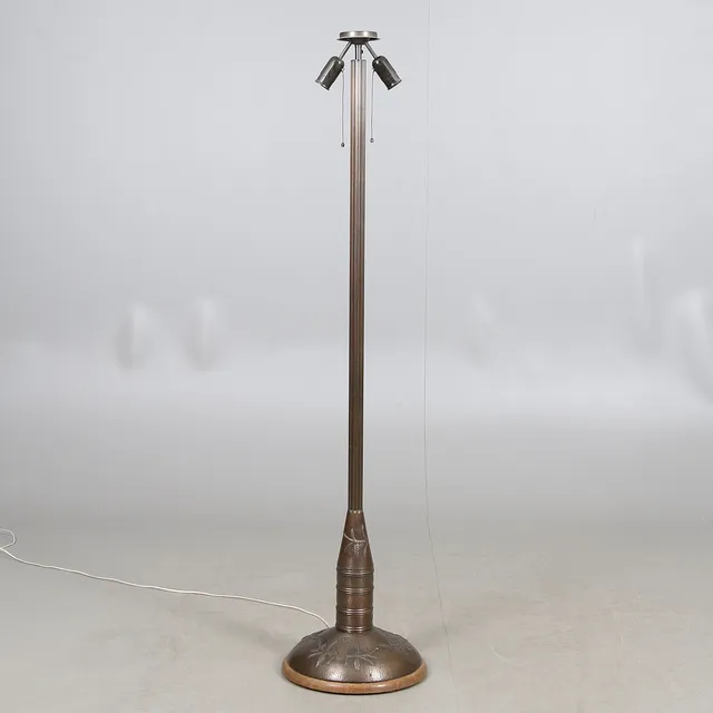 GOLVLAMPA, koppar, jugend, 1900-tal.