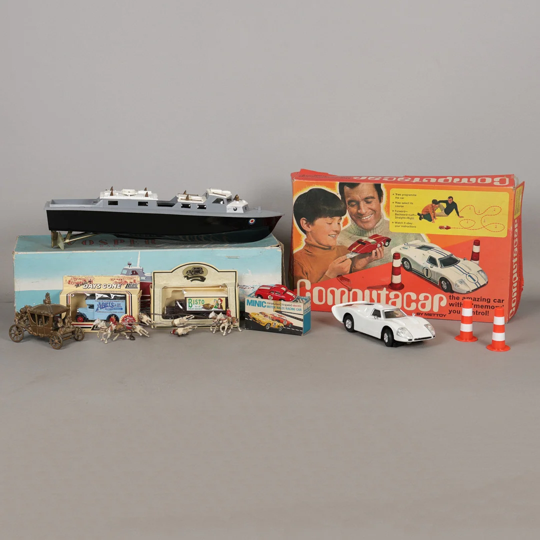 A COLLECTION OF MODEL VEHICLES (6). — Model cars — Bishop & Miller