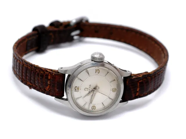 OMEGA, Seamaster, Cal 252, Serie nr. 12270038, Ref nr. CK 2572, Boett nr. 2572-3, damur, 21,3 mm, stål (staybrite), manuell, plexiglas, skadad urtavla, formverk, läderband, ca 1950.