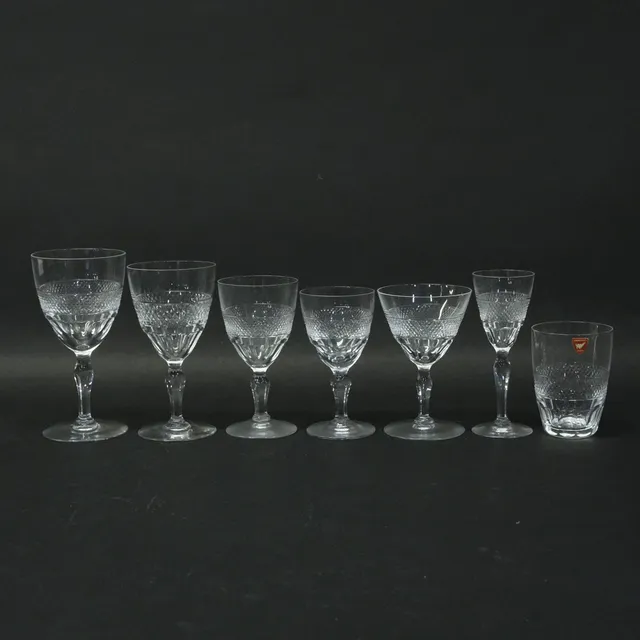 EDWARD HALD. ORREFORS, GLASSERVISDELAR "RIO", 83 DELAR.