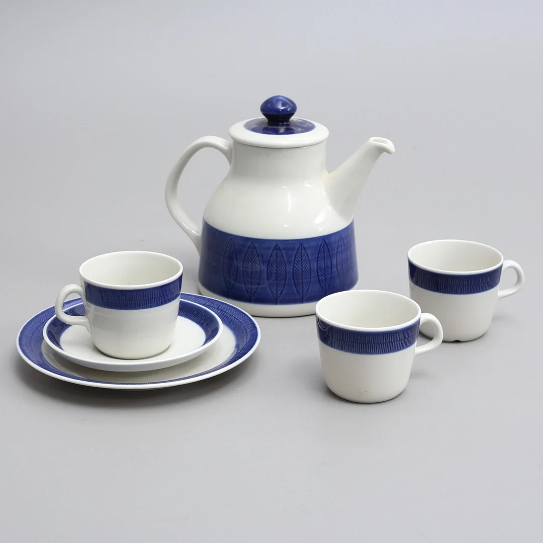 HERTHA BENGTSON. Kaffeservisdelar, 6 st, "Koka Blå", porslin, Rörstrand. — European — Auktionshuset Thelin & Johansson