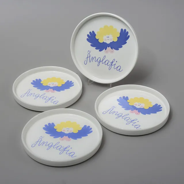 MARGARETA HENNIX. (född 1941) Assietter, 4 st, "Änglafia", från "Änglar finns dom ?", flintgods, Gustavsberg.