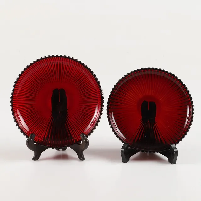 ARTHUR PERCY. Assietter,6 stycken, "Reffla", rött glas, Gullaskruf Glasbruk.
