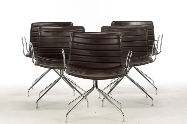 Lievore Altherr Molina. Set of five chairs, model Catifa, brown leather (5)