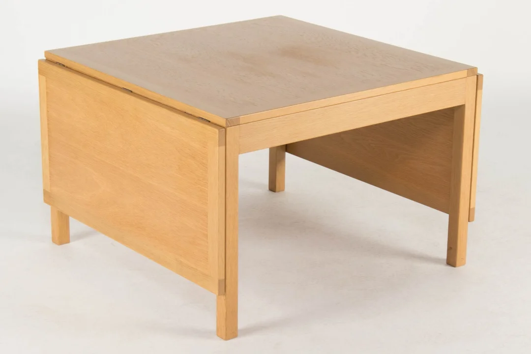 Børge Mogensen for Fredericia Chair Factory. Coffee table model 5362 — Furniture/Coffee tables, occasional tables — Lauritz