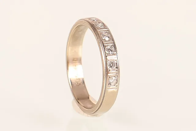 Alliancering af 14 kt hvidguld, 0.06 ct