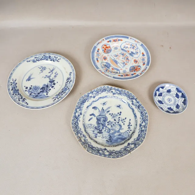 FOUR CHINESE QING DYNASTY (1644-1912) PORCELAIN PLATES (4).