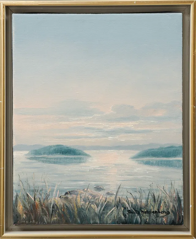BRITA NORDENBERG. "Skymningsljus-Älgö", olja på duk, signerad.