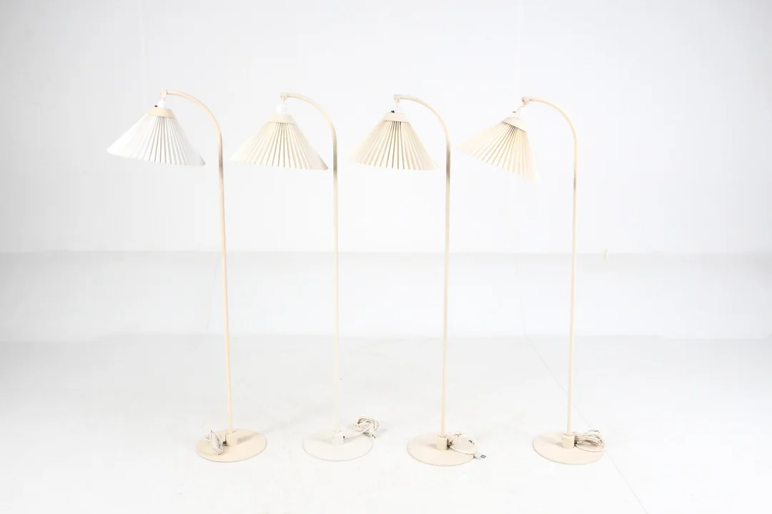 Flemming Agger for Le Klint. Floor lamp / floor lamps, model 368 (4) — Lamps and lighting/Floor lights — Lauritz